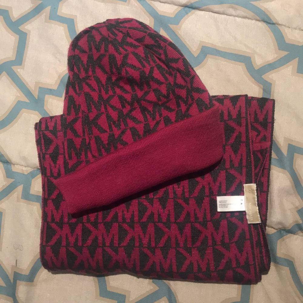 MK Beanie and scarf set 🧣